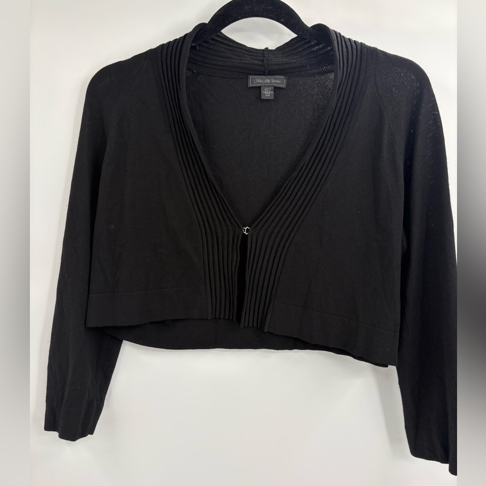 Saks fifth avenue black knit sweater cardigan trim hook closure size medium